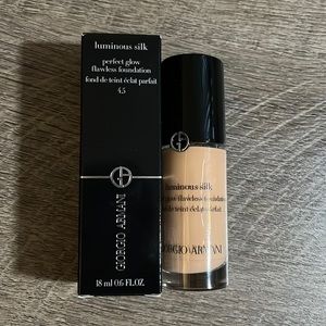 Giorgio Armani luminous silk perfect glow flawless foundation